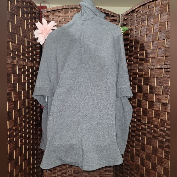 Nike Short Sleeve hoodie Sweatshirt with Pocket Gray Grey Size Small - Picture 4 of 6